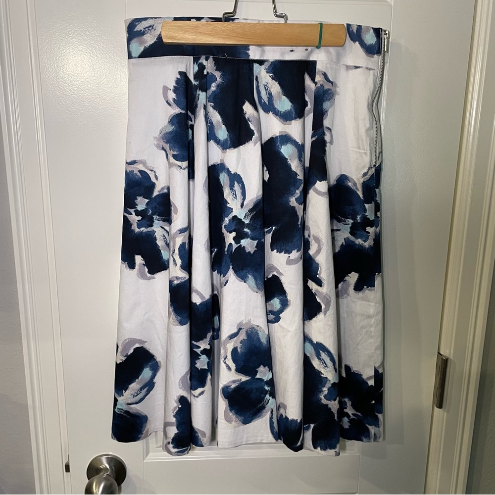 Amanda + Chelsea - Midi Length Pleated Blue Floral Skirt, Size 4